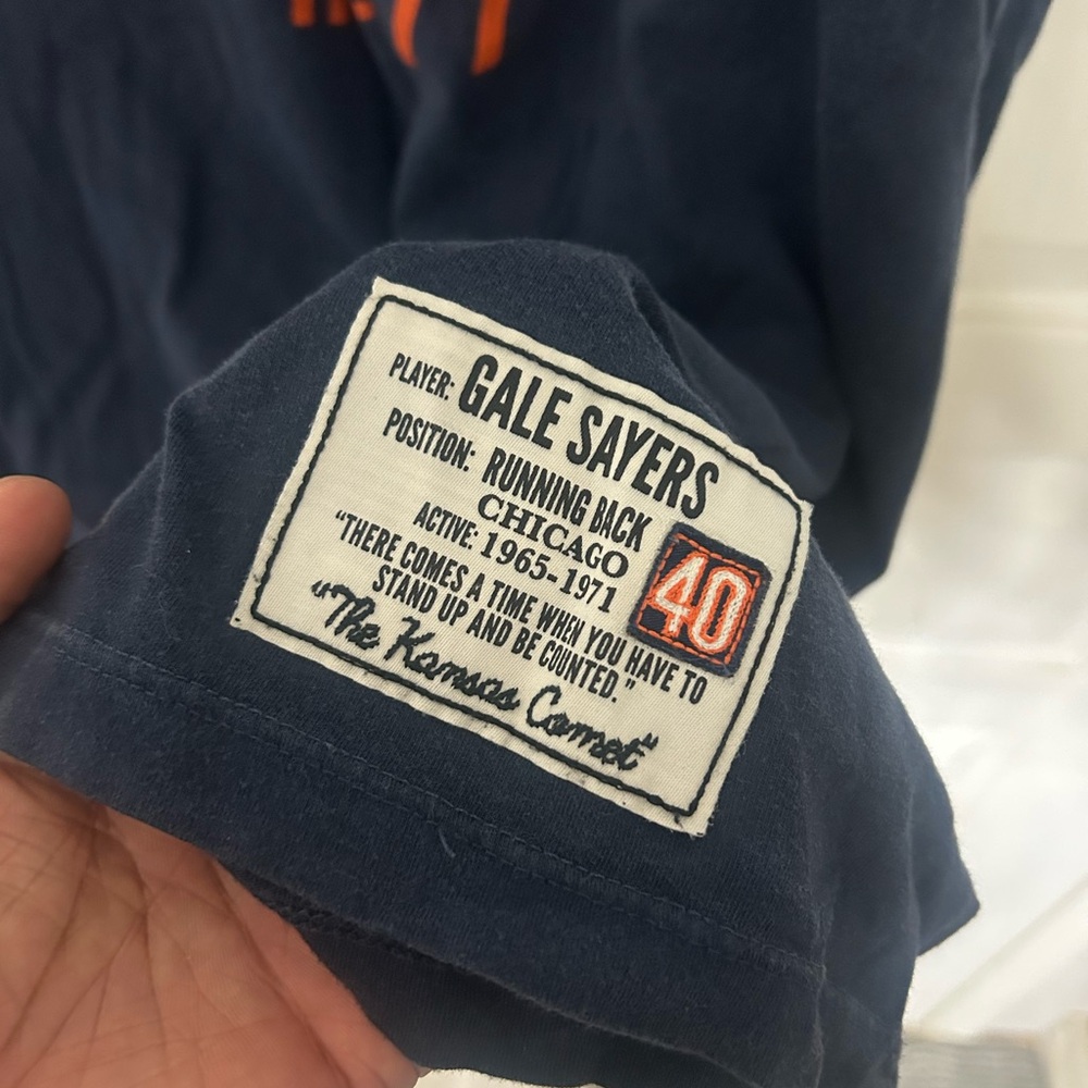Roots of Fight Gale Sayers Chicago Navy T-Shirt, Size XL